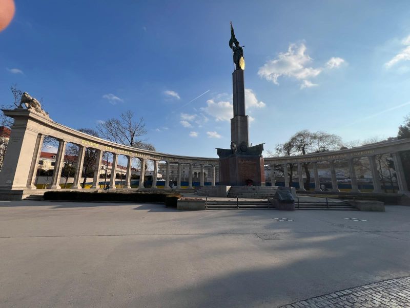 Вместо за децата ни парите от нашите данъци да отиват за възраждане на немската мечта