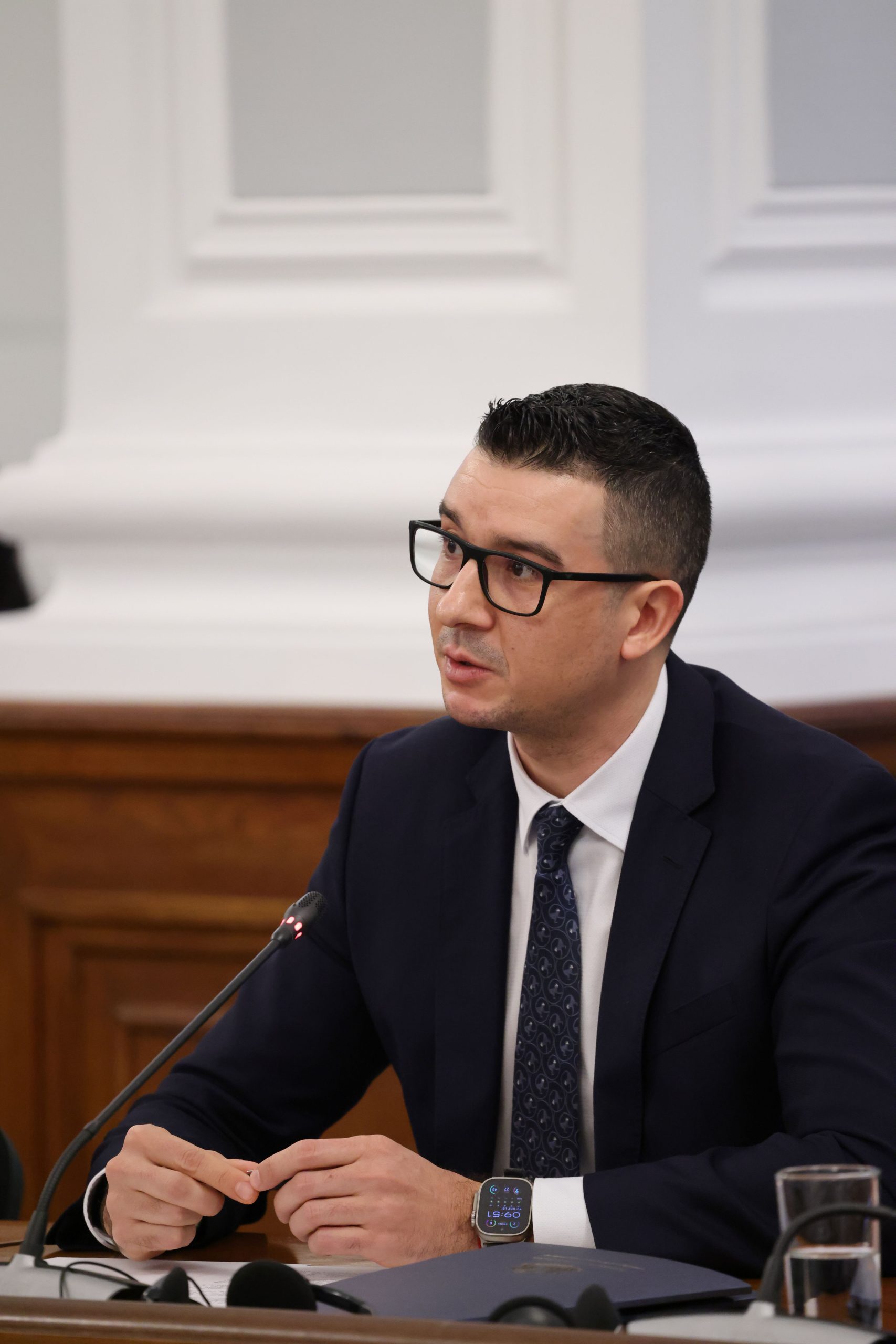 Министър Дилов: Усилията ни са насочени да се запазят работните места и да се съхранят производствените мощности на завода за хартия в Стамболийски