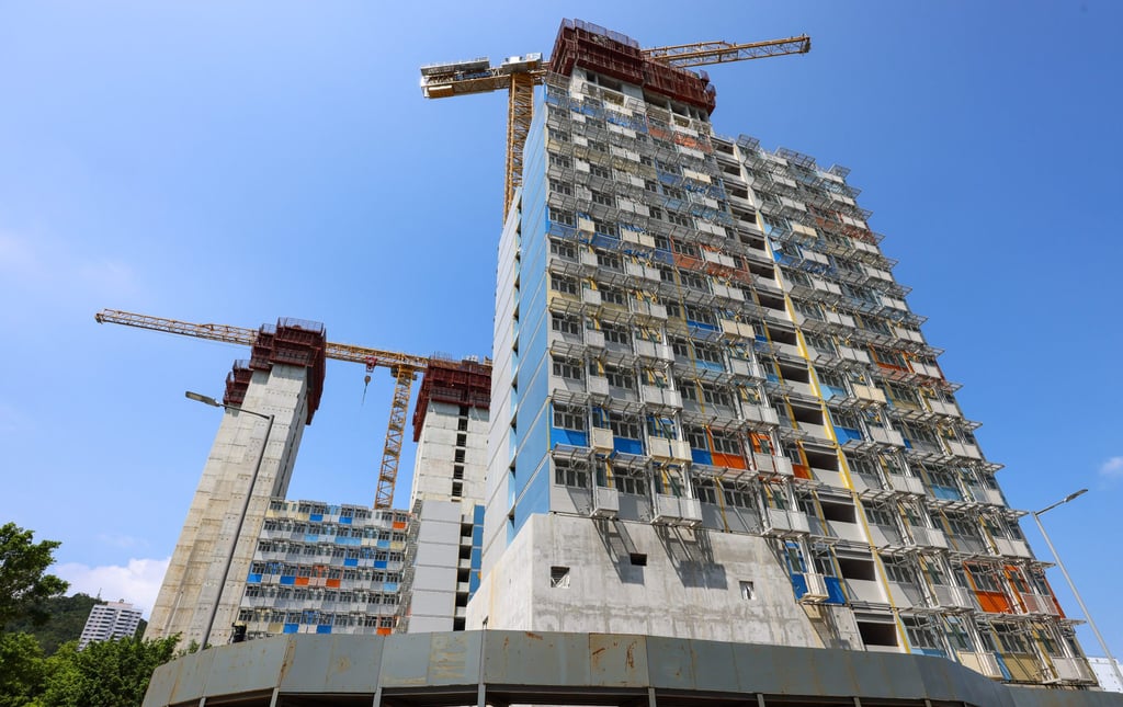 Неправилно събрание зад леки неравности в обществените жилища: служител на Хонконг